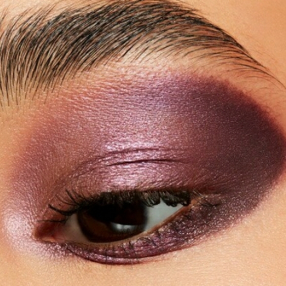 Makeup - Picture 3 of 5